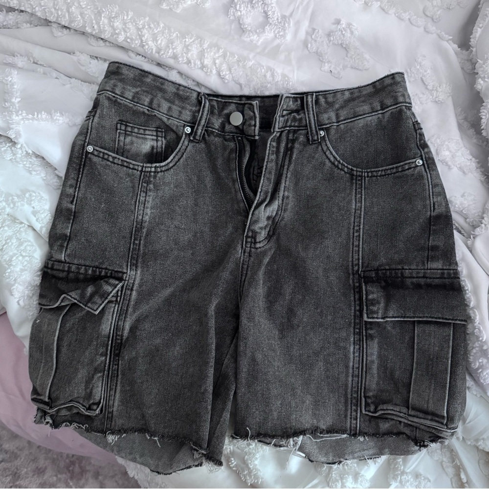 Grey Wash Cargo Jorts